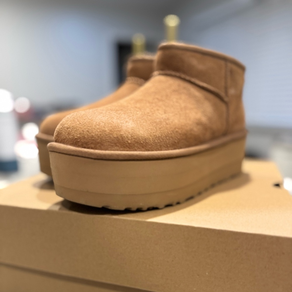 UGG Women's Classic Ultra Mini Platform Boot - NWT Chesnut Sz 7
